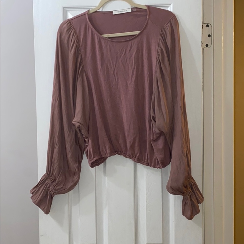 Vestique flowy sleeve top